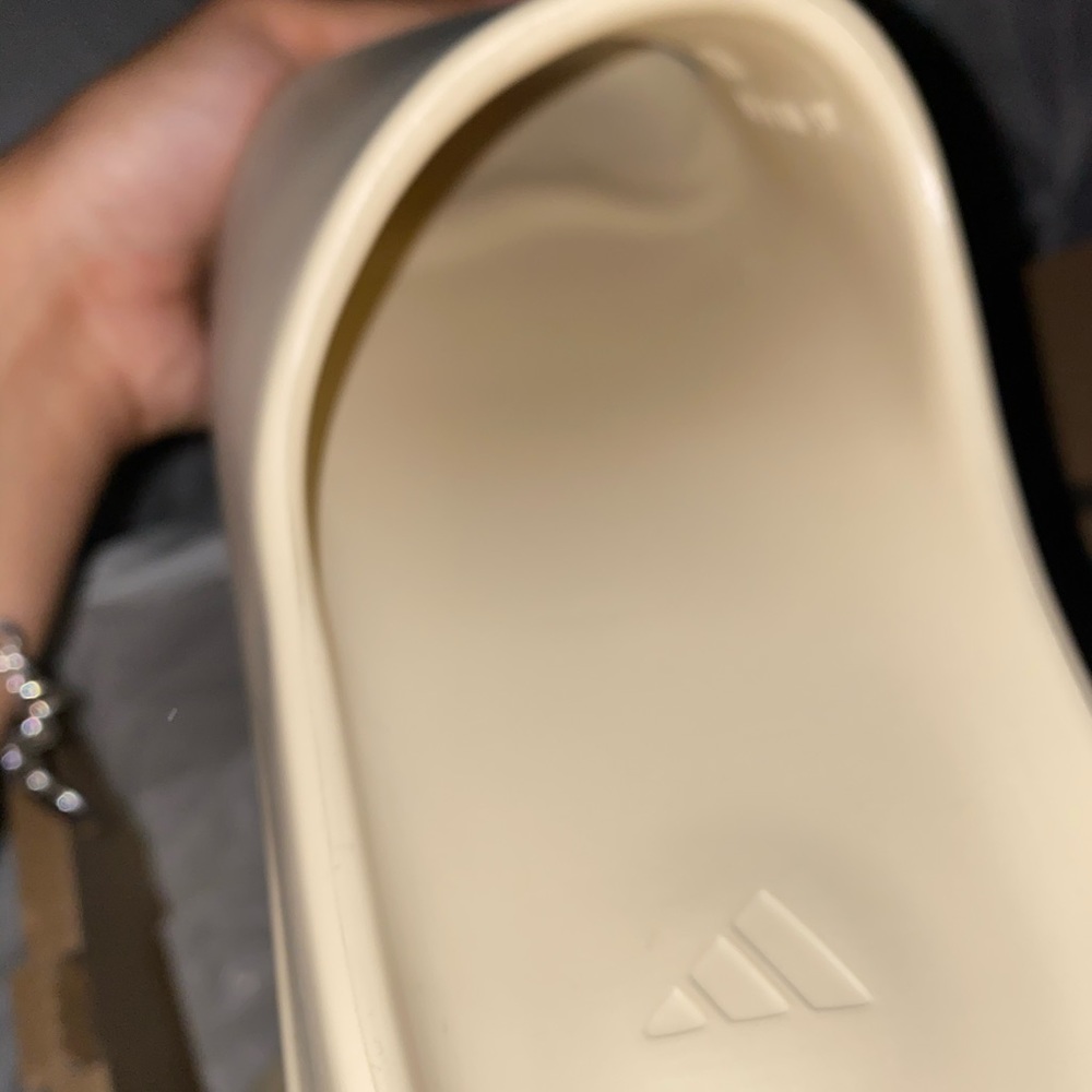 Yeezy bone slide - Picture 4 of 5